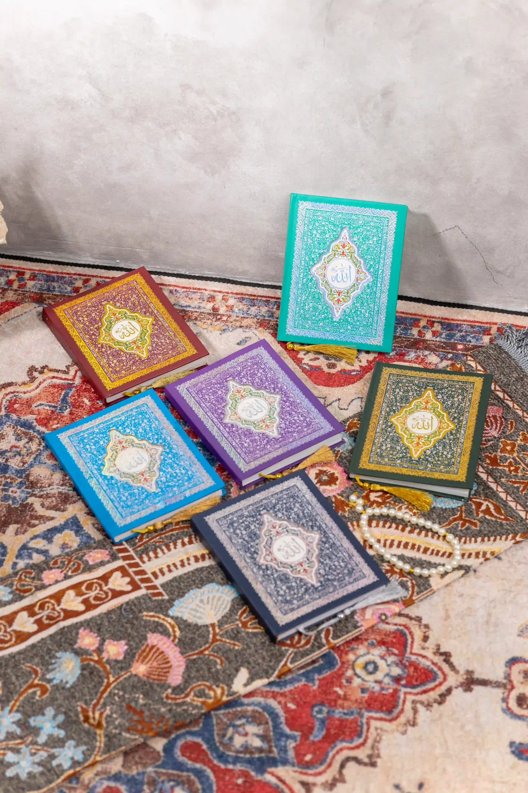 Hardcover - Manis 03