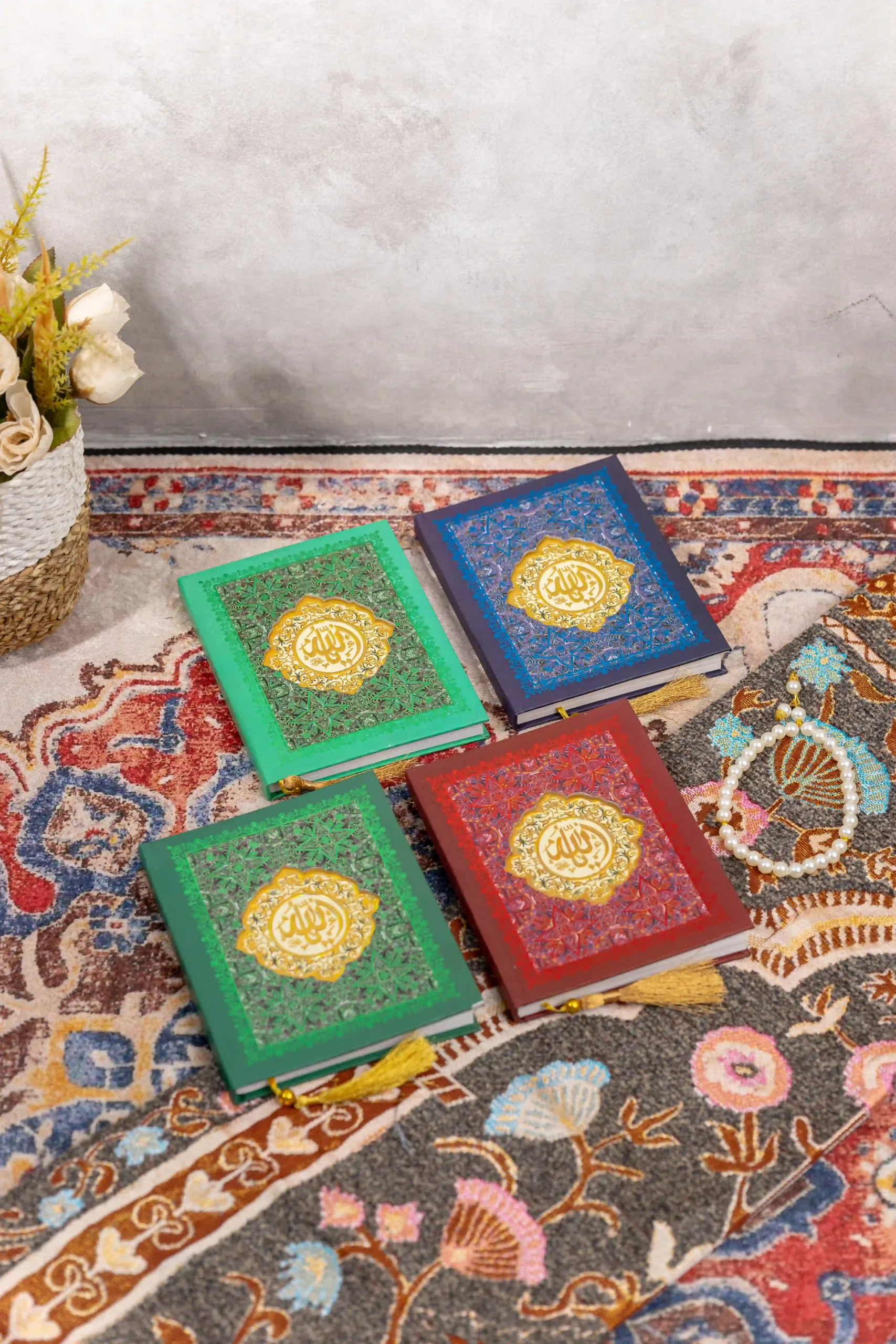 Hardcover - Manis 01